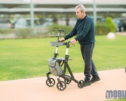 Περιπατητήρας Rollator “Action Black”
